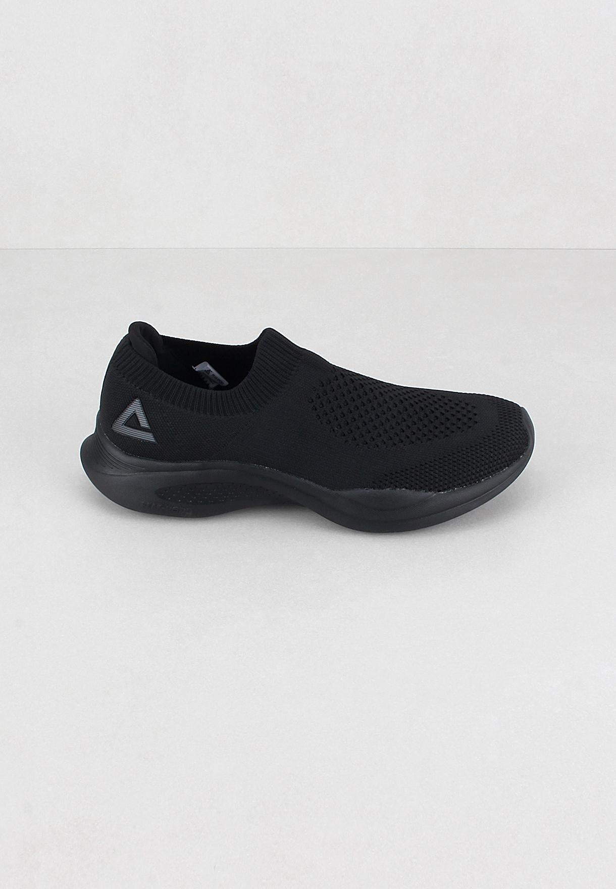 Peak Walking Shoes all black E231541J