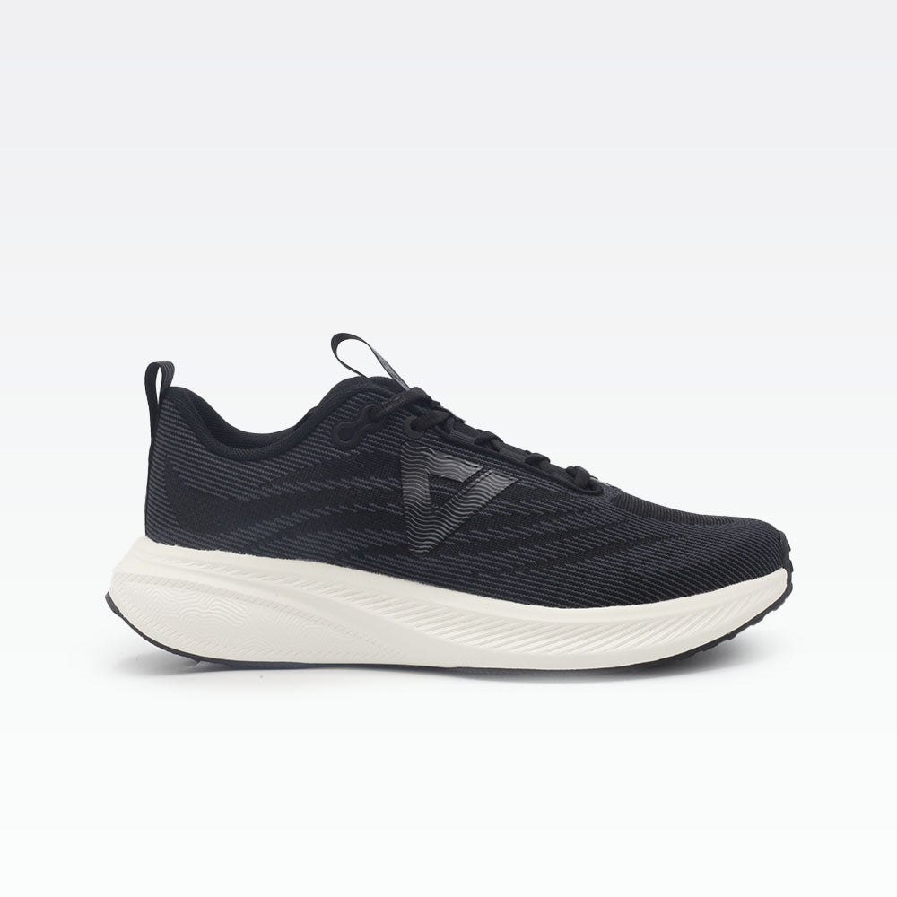 Training Shoes Black/Off White (ET41227H)