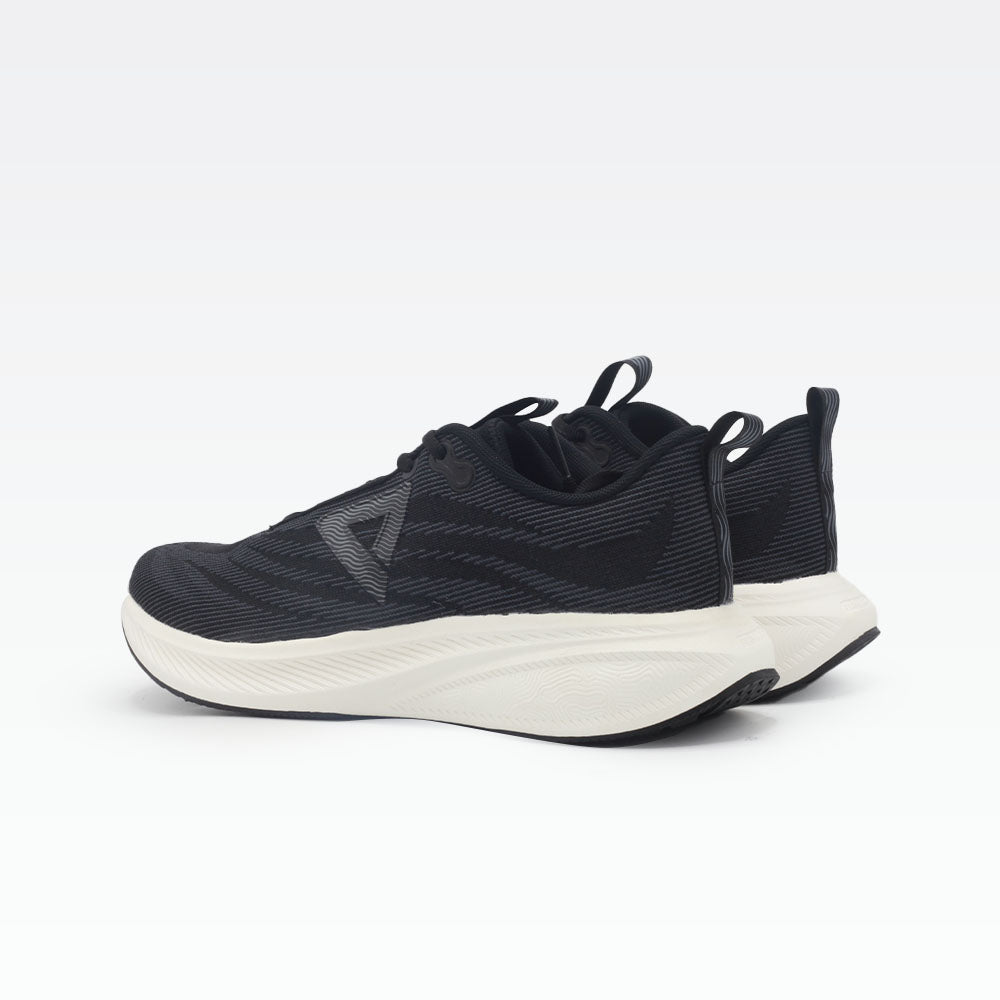 Training Shoes Black/Off White (ET41227H)