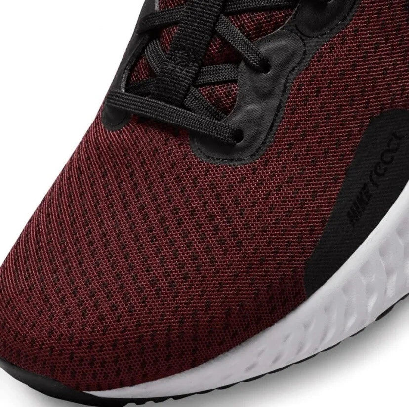 Nike React Miler 3 M  Men’s Size 11.5. Black-Siren Red 490-003